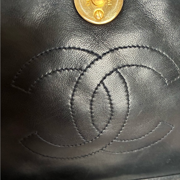 CHANEL Elegant Black Lambskin, Shoulder Bag or Clutch ~ 24K Gold Accent - Picture 10 of 15